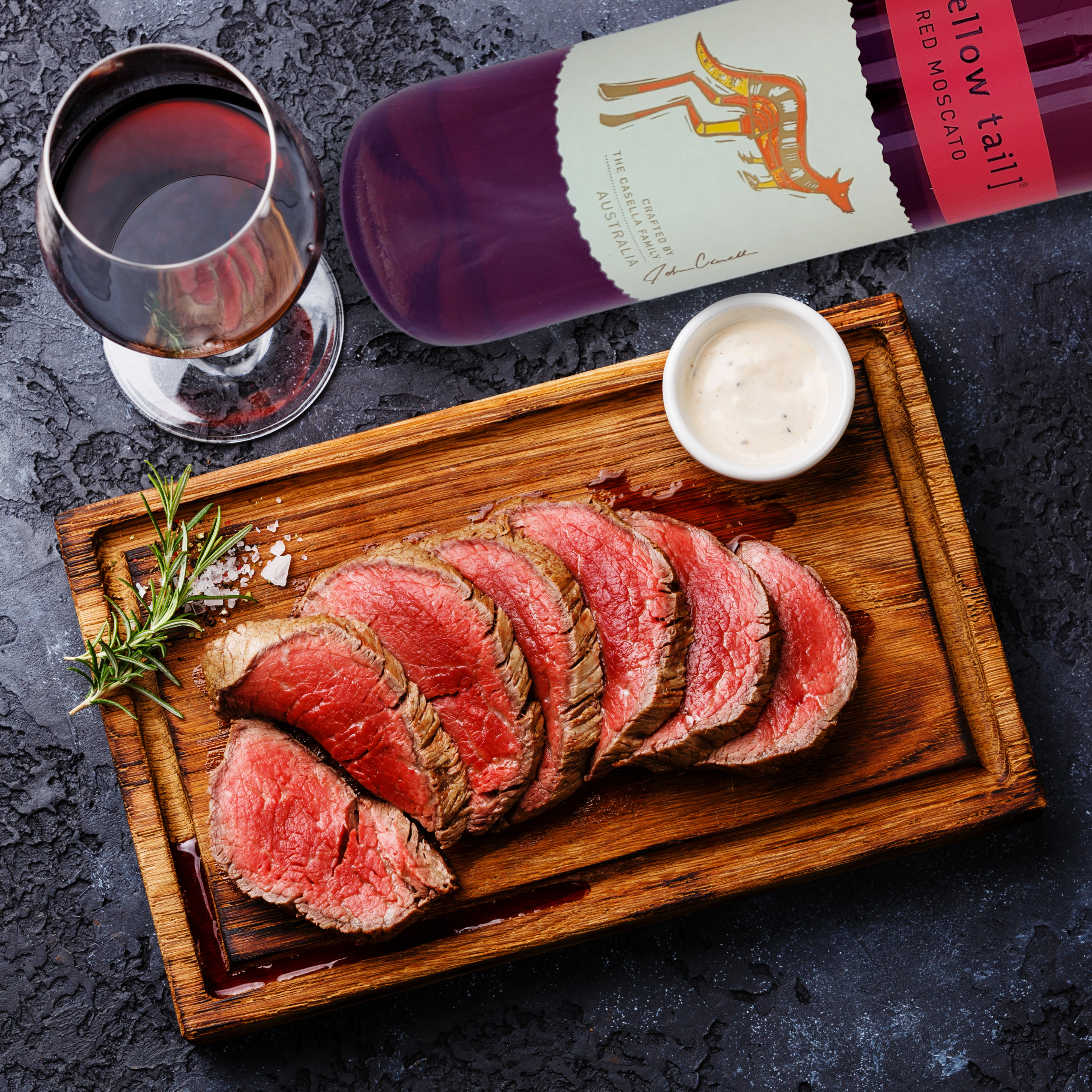 Yellow Tail Red Moscato NV